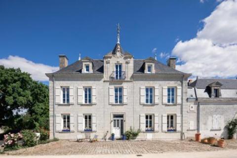 Casa Mila - Chambres d'Hôtes raffinées vue Loire et piscine - Hôtel image 2
